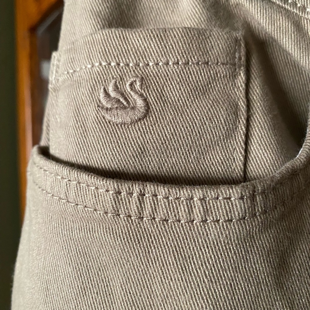 Gloria Vanderbilt Tan Straight Jeans - image 4